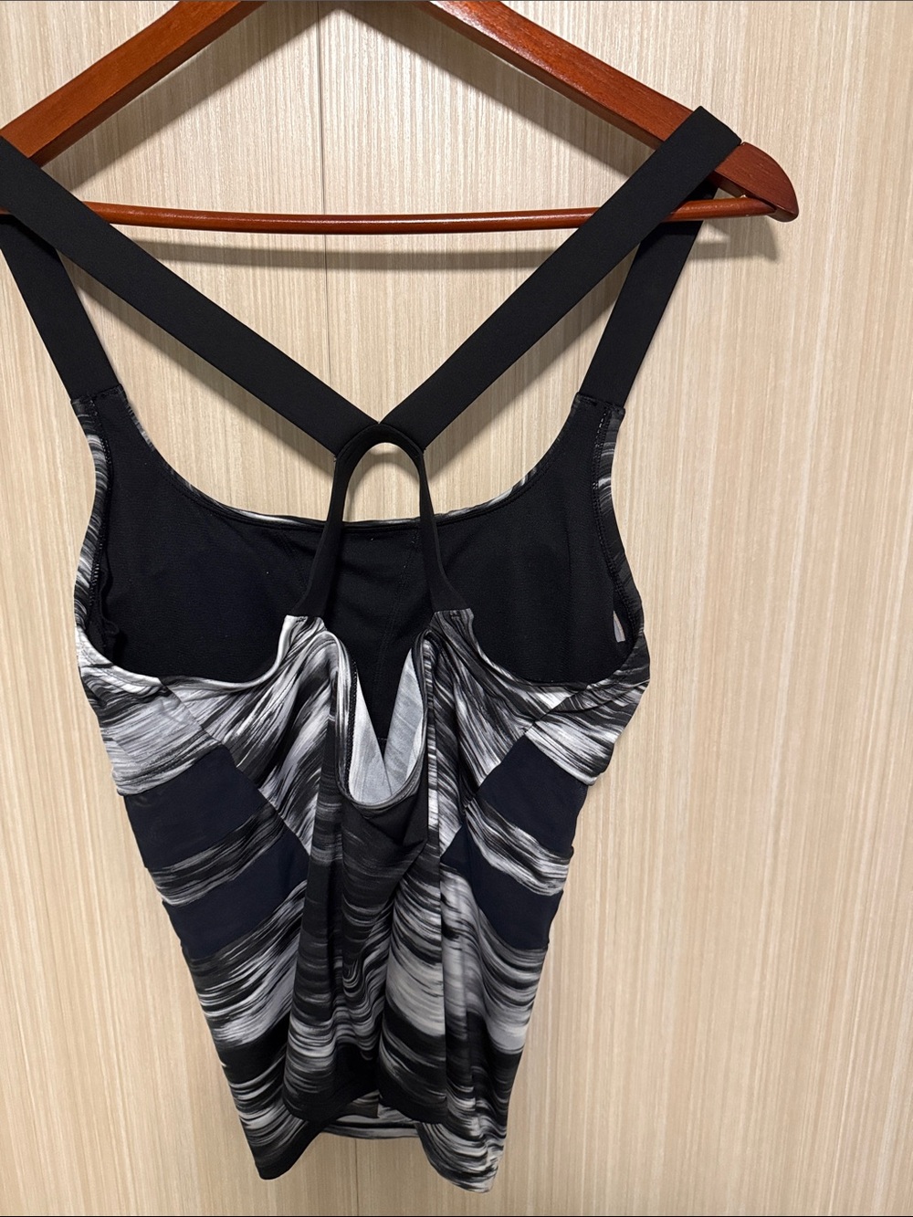 Nike 2 Piece Black & White Striped Tankini Swimsuit- Size Large